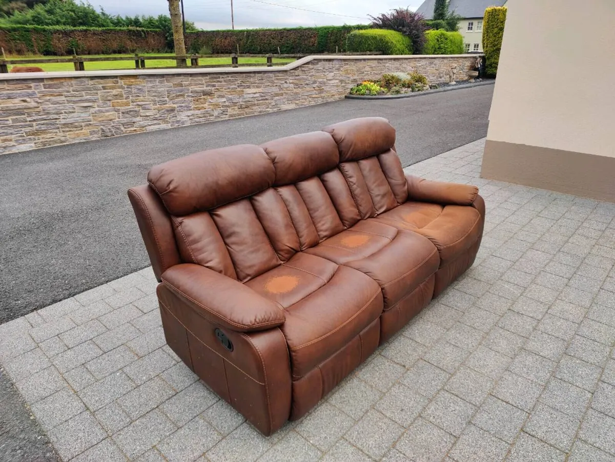 Leather couch - Image 2