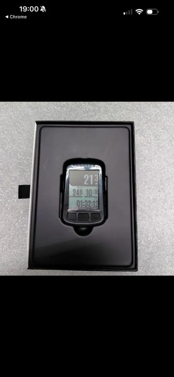 Wahoo ELEMNT Bolt V1 GPS Bike Computer, Brand new never used. In original box. - Image 2