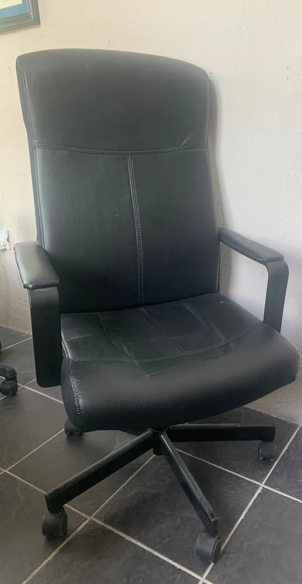 Office chair - Image 1
