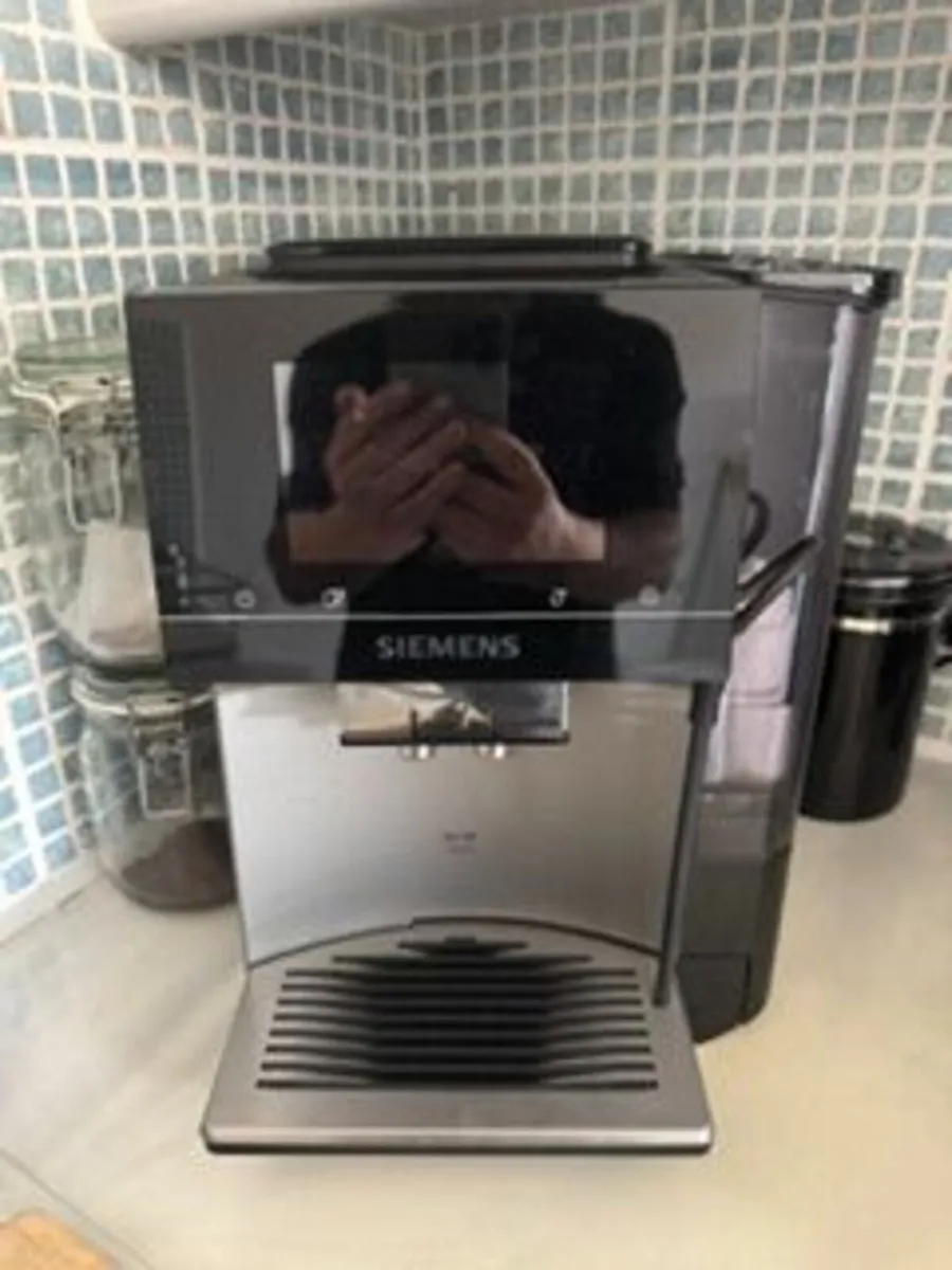 Siemens EG-700 Advanced Coffee Machine - Image 3