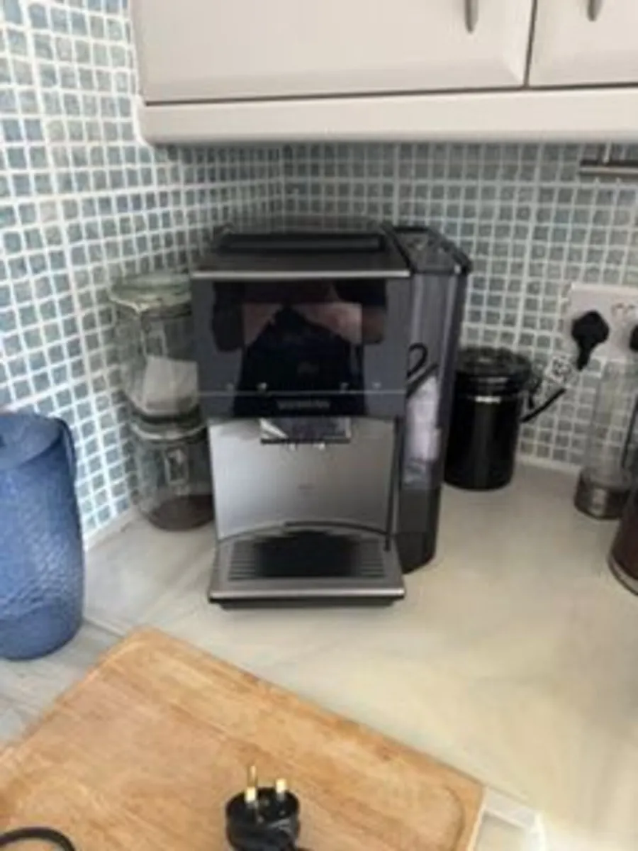 Siemens EG-700 Advanced Coffee Machine - Image 1