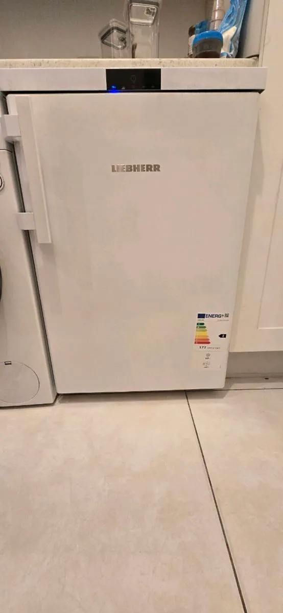 Fridge Freezer UnderCounter like new Under waranty - Image 2