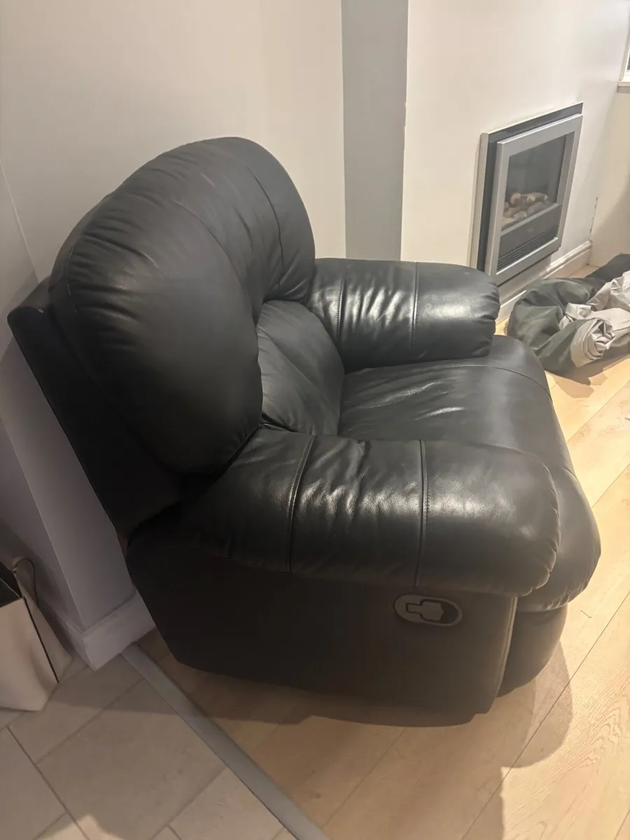 Couch and chair - Image 3