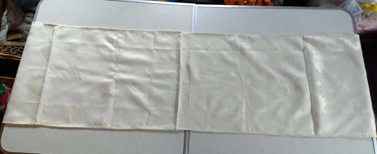 CHRISTMAS, TABLE RUNNER (USED). - Image 1