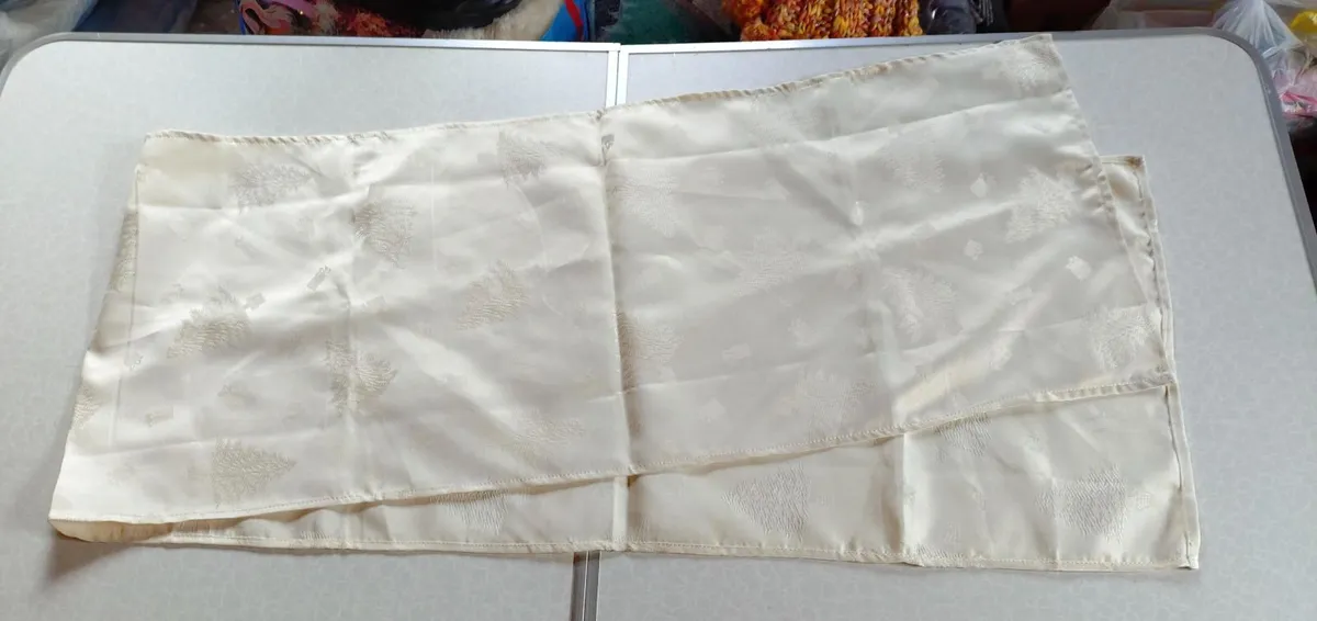 CHRISTMAS, TABLE RUNNER (USED). - Image 4
