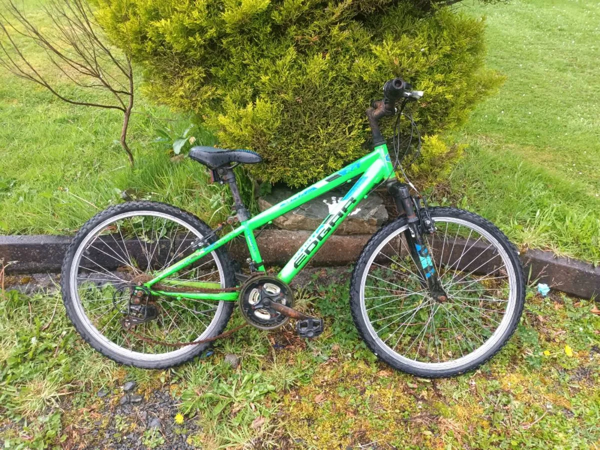 2 worn kids bike - Image 4