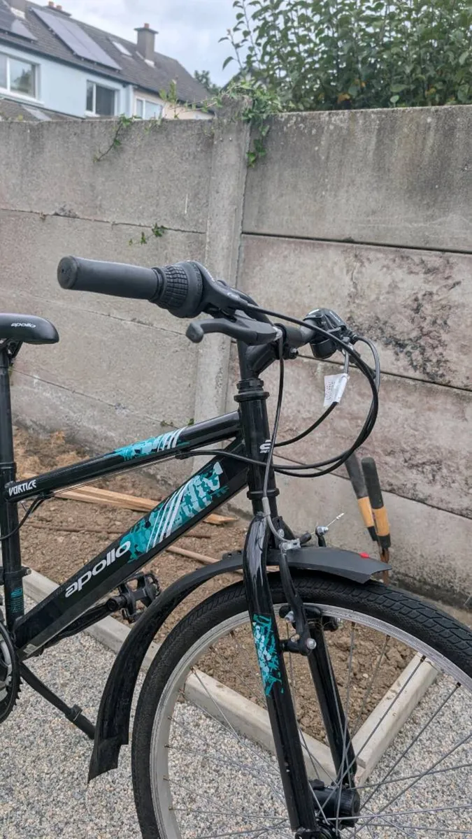 Apollo Vortice 24” Junior Hybrid Bike – Shimano 18 - Image 4