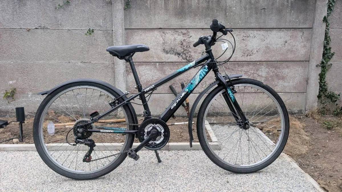 Apollo Vortice 24” Junior Hybrid Bike – Shimano 18 - Image 2
