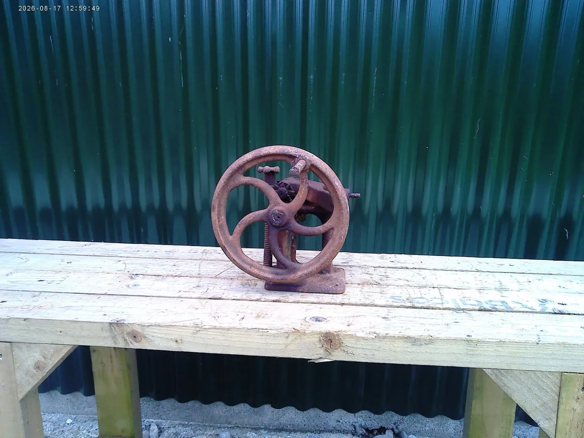 Vintage Machine - Image 3