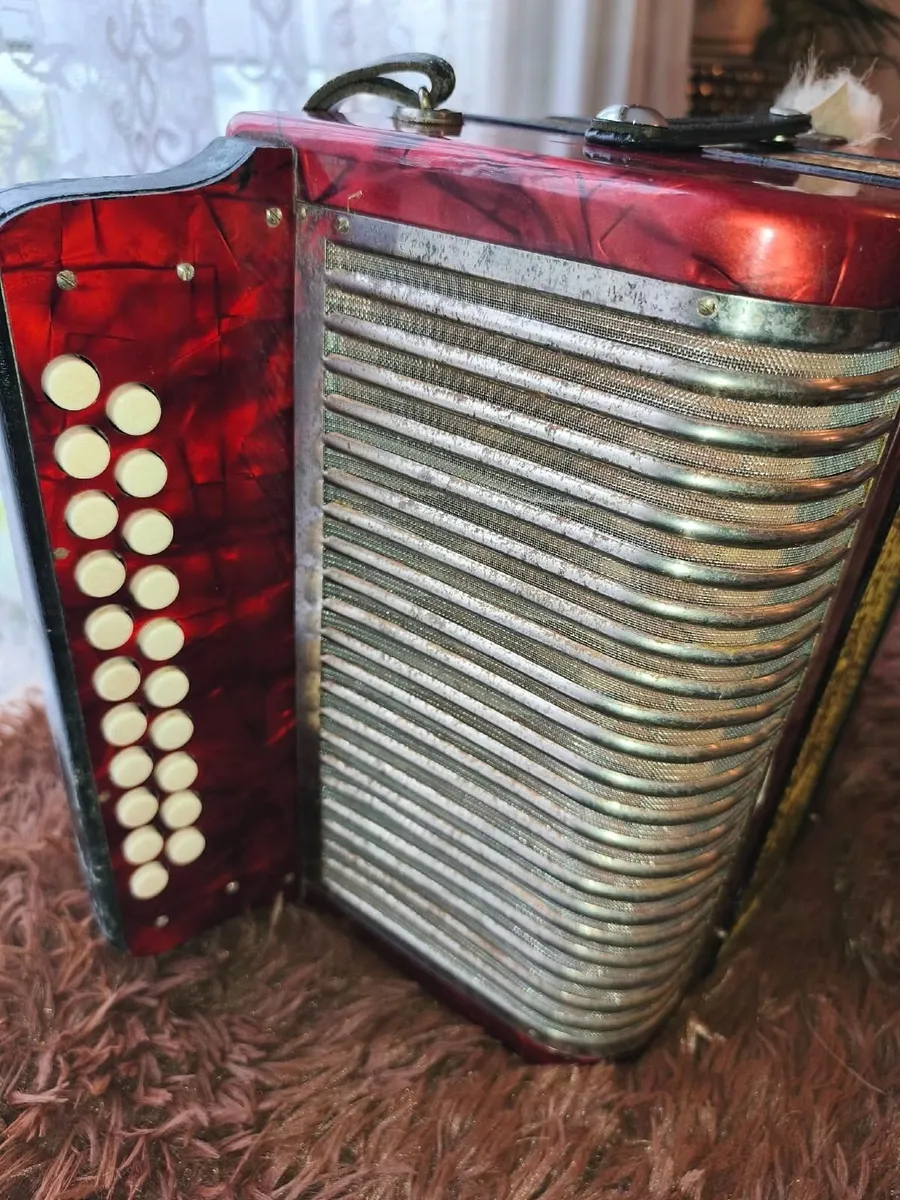 Vintage Hohner Corso 2-Row Accordion – Tuned to B/ - Image 2