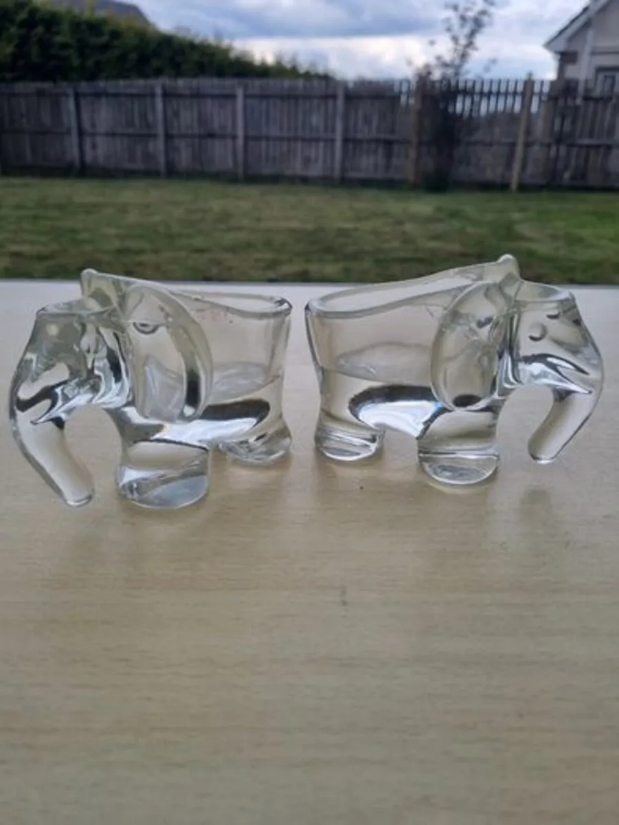 Vintage crystal elephant from Art Vannes - Image 2