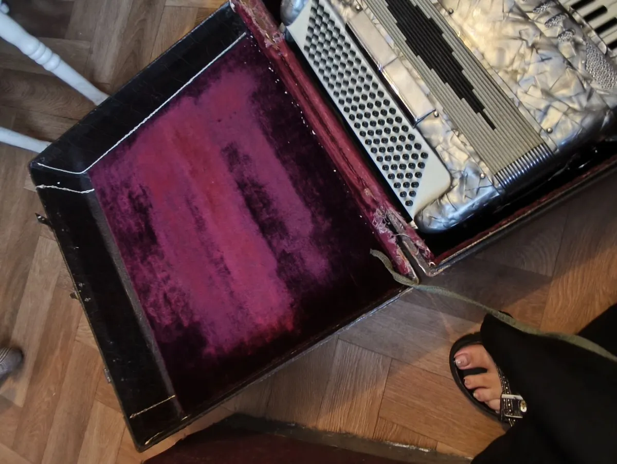 Vintage Melodiana 120-Bass Piano Accordion – Made - Image 2