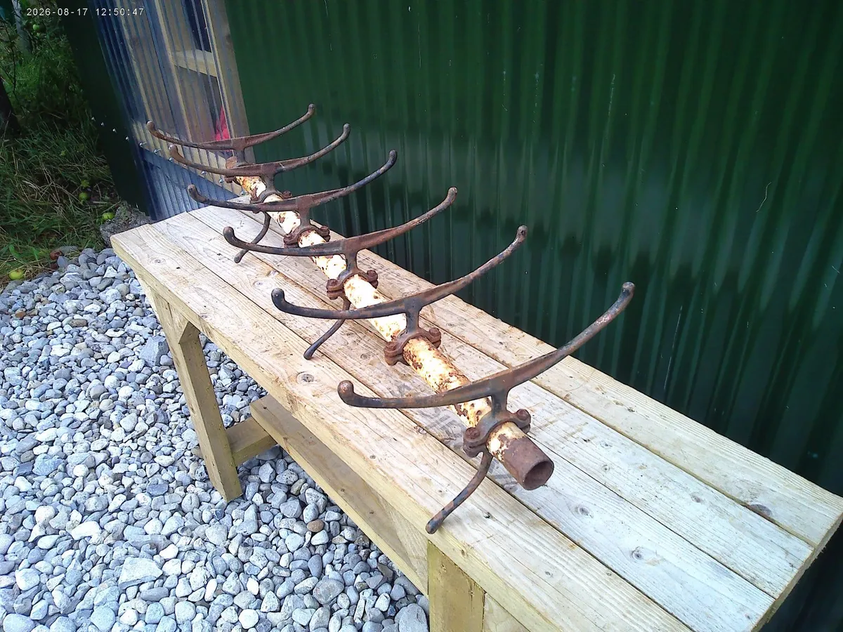 Coat Hangers - Image 3
