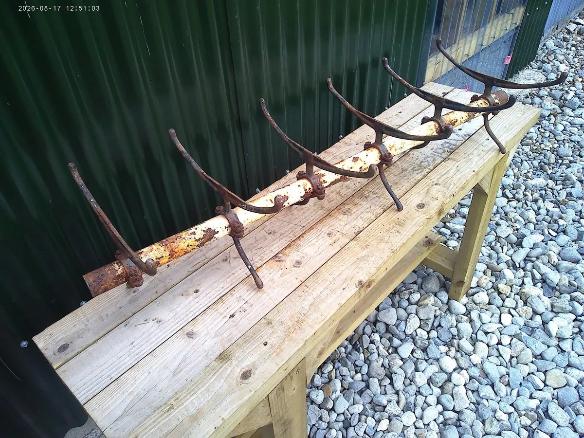Coat Hangers - Image 4