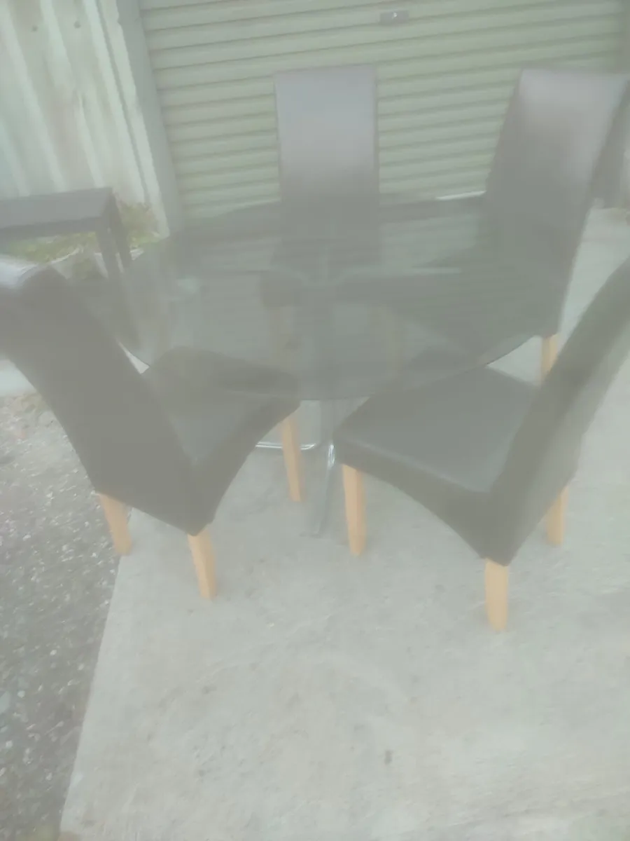 Kitchen Table and 4 Chairs - Image 1