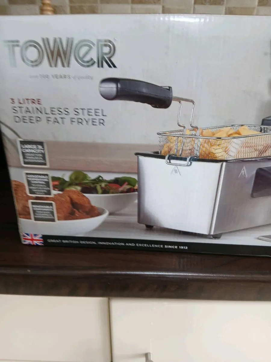 TOWER DEEP FAT FRYER NEW BOXED - Image 1