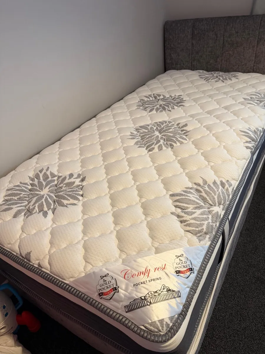 Single bed - Image 1