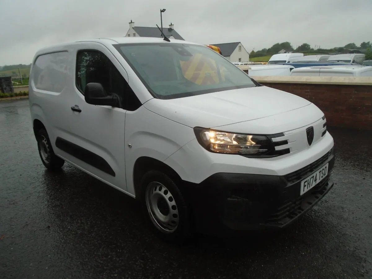 2025 Peugeot Partner PROFESSIONAL 100HP. - Image 1