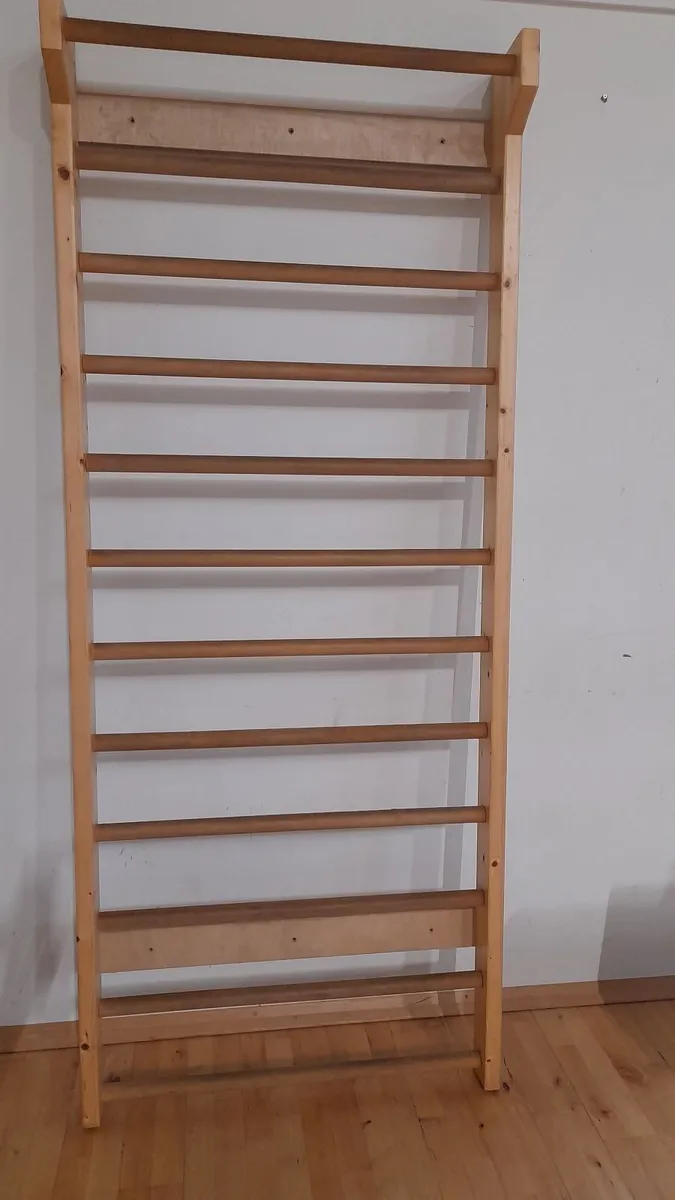 Stall bars