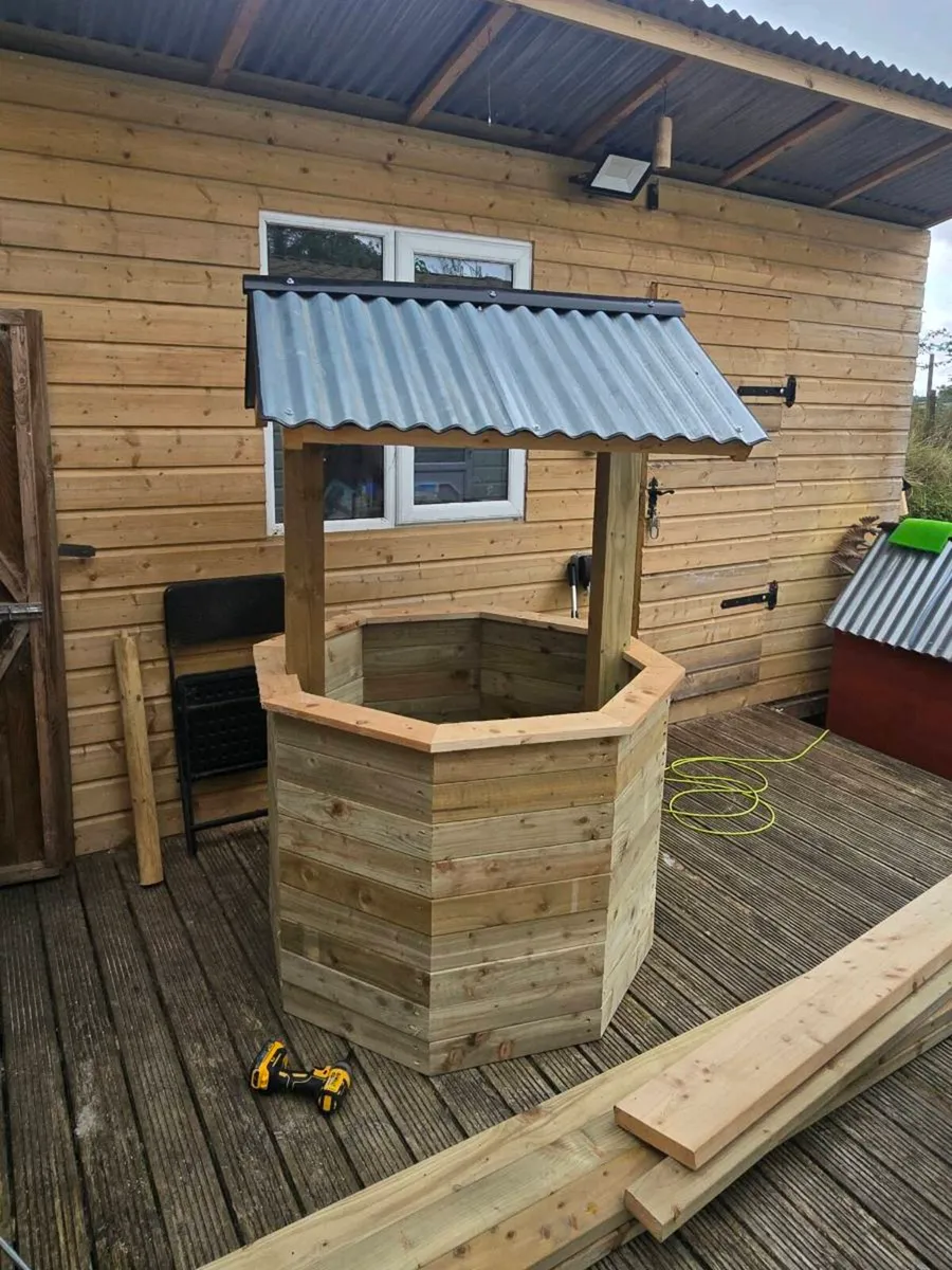 Handbuilt wooden wishing well - Image 1
