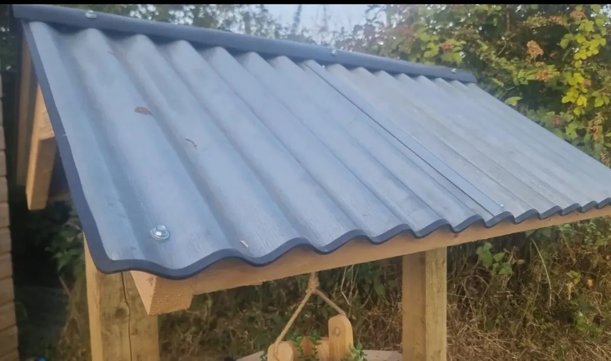 Handbuilt wooden wishing well - Image 3
