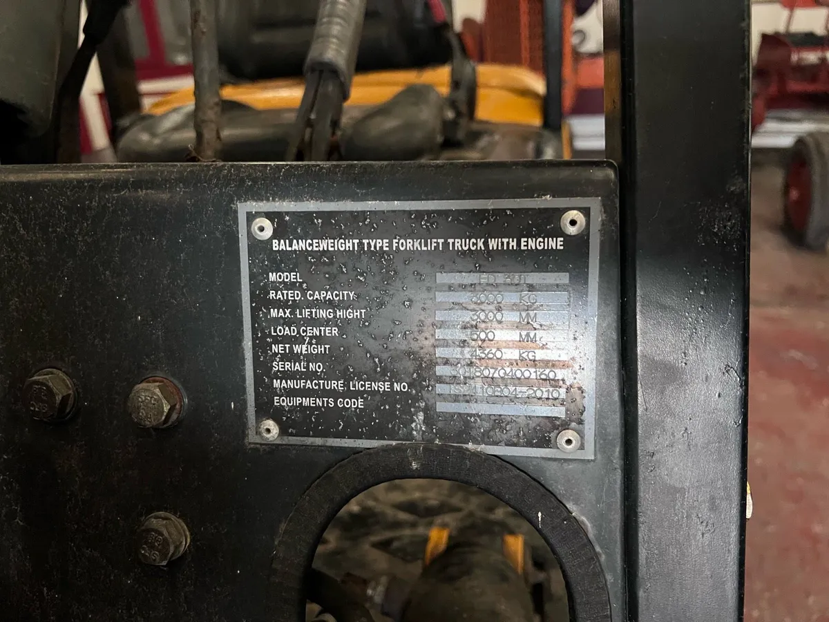 3 ton forklift - Image 3