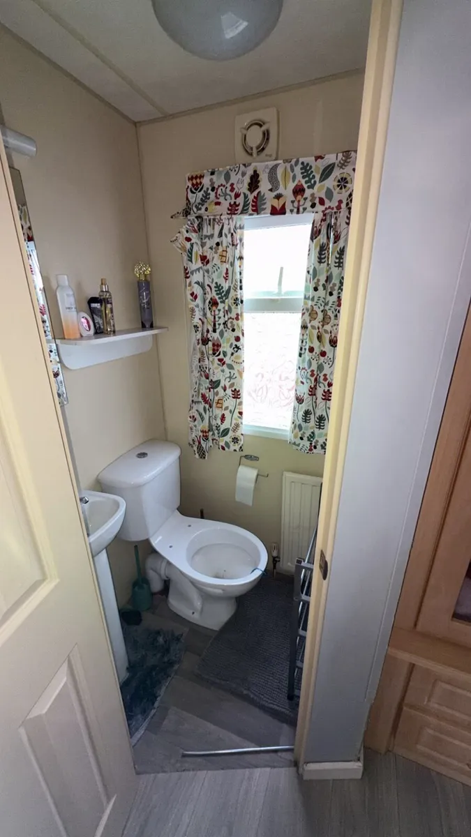 Mobile home - Image 1