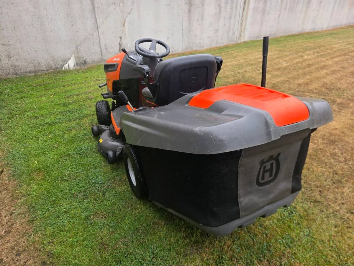 Husquvana lawnmower for sale - Image 4