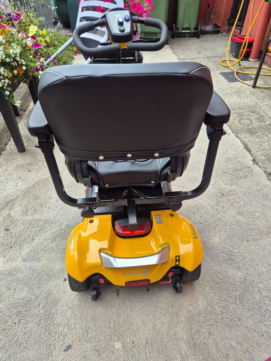 2025 Rascal Vista Mobility Scooter. Like New. - Image 4