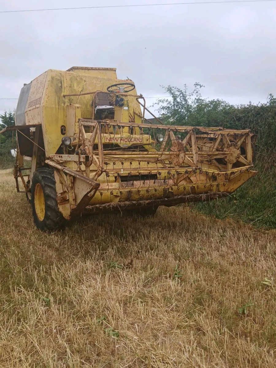 New holland 122  and 1530 combines parts - Image 1