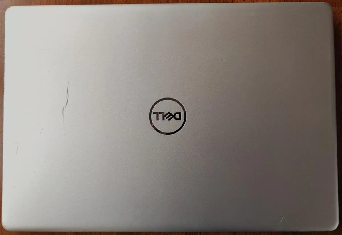 Dell Inspiron 15 - Image 2
