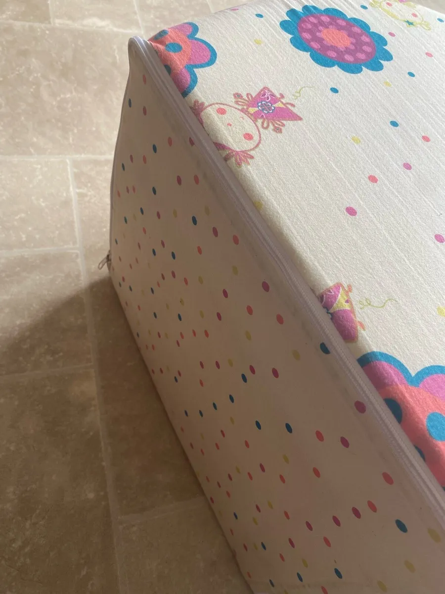Toddlers foam chair - Image 3