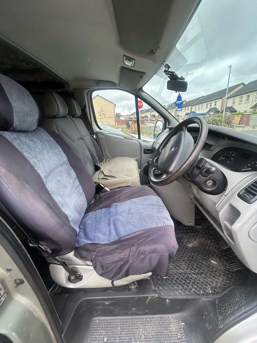 2008 Renault Trafic 2.0 dCi 115 – 3 Seater - Image 4