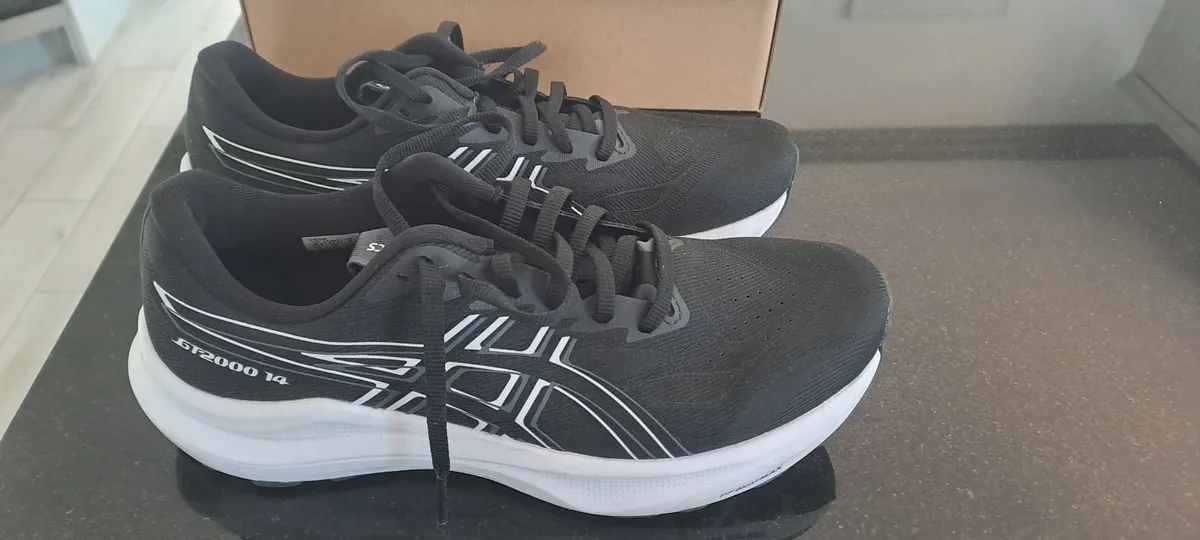Asics GT 2000 Runners - Image 1