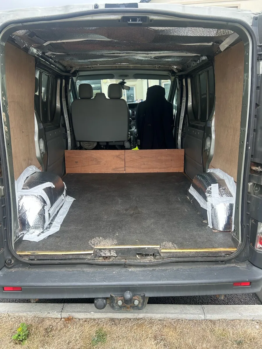 2008 Renault Trafic 2.0 dCi 115 – 3 Seater - Image 3