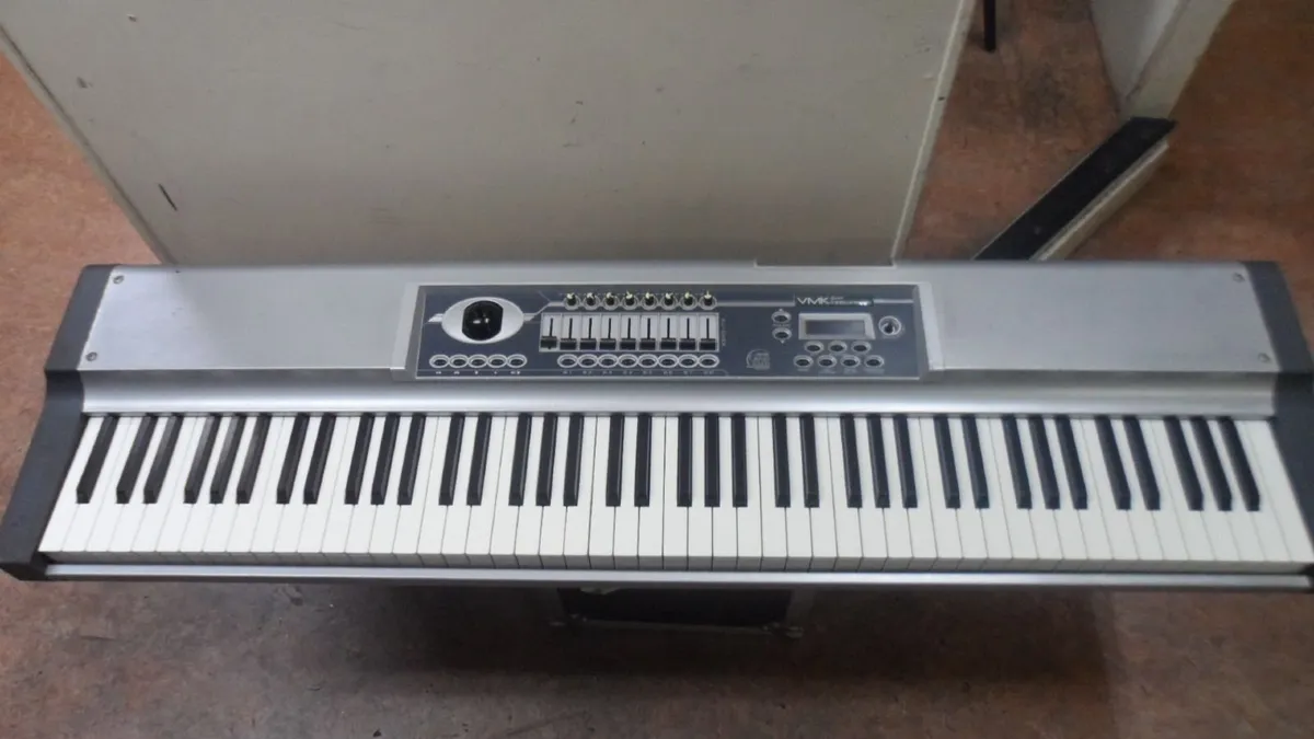 Studio Logic VMK Series MIDI Controller - Image 1