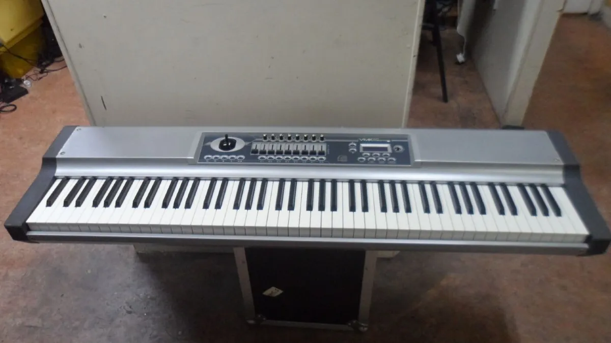 Studio Logic VMK Series MIDI Controller - Image 2