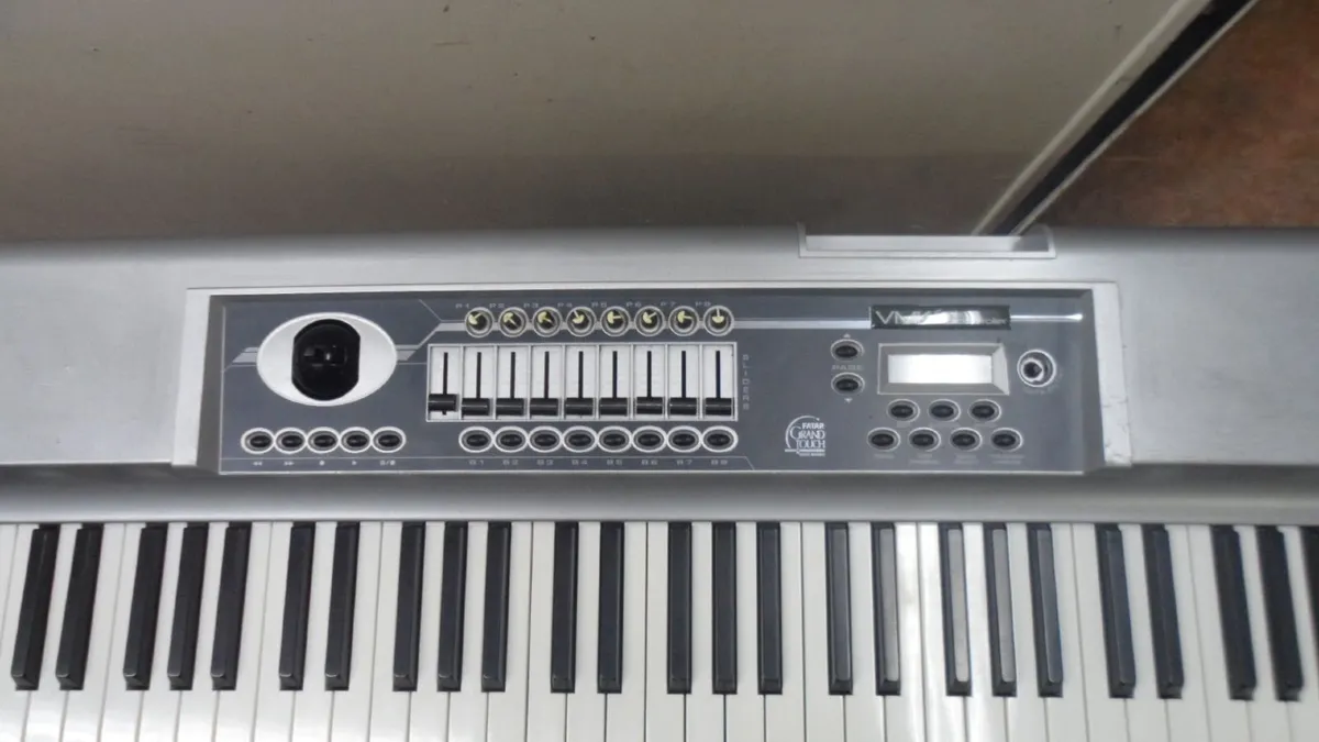 Studio Logic VMK Series MIDI Controller - Image 4