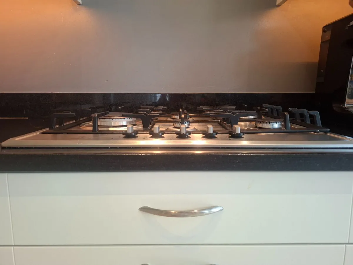 Neff gas hob - Image 1