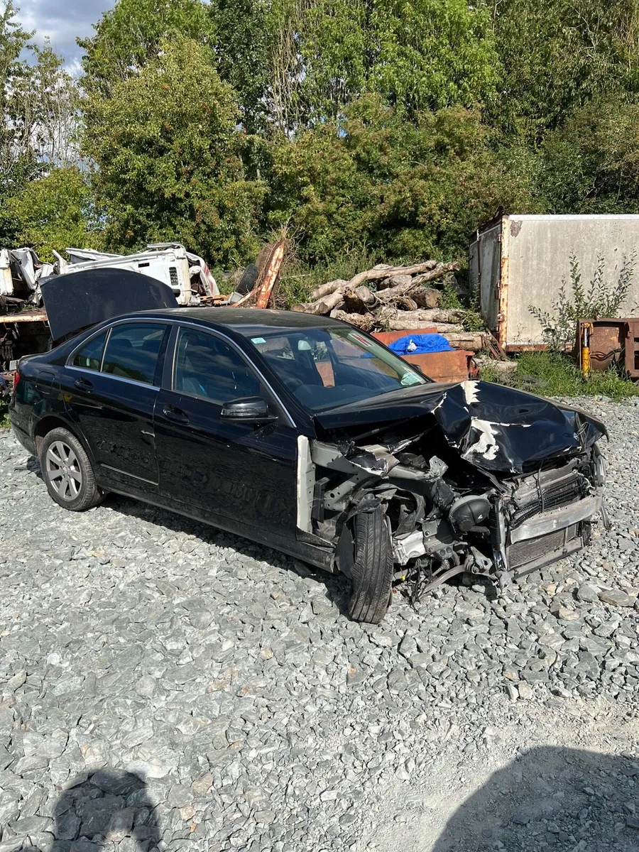 Breaking Mercedes c200 2012 w204 651 197 - Image 3