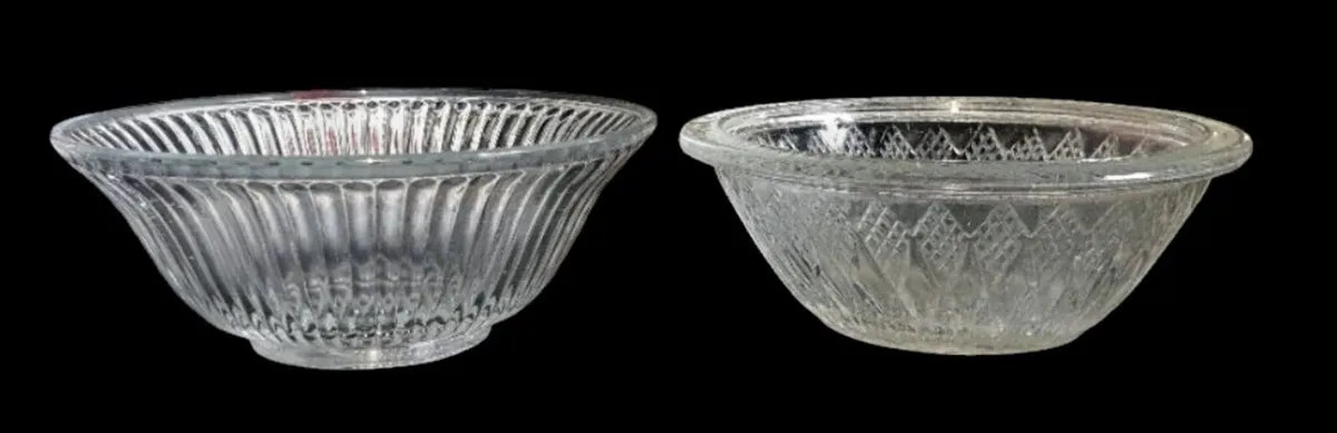 Beautiful Pair of Vintage Glass Serving Bowls - Image 4