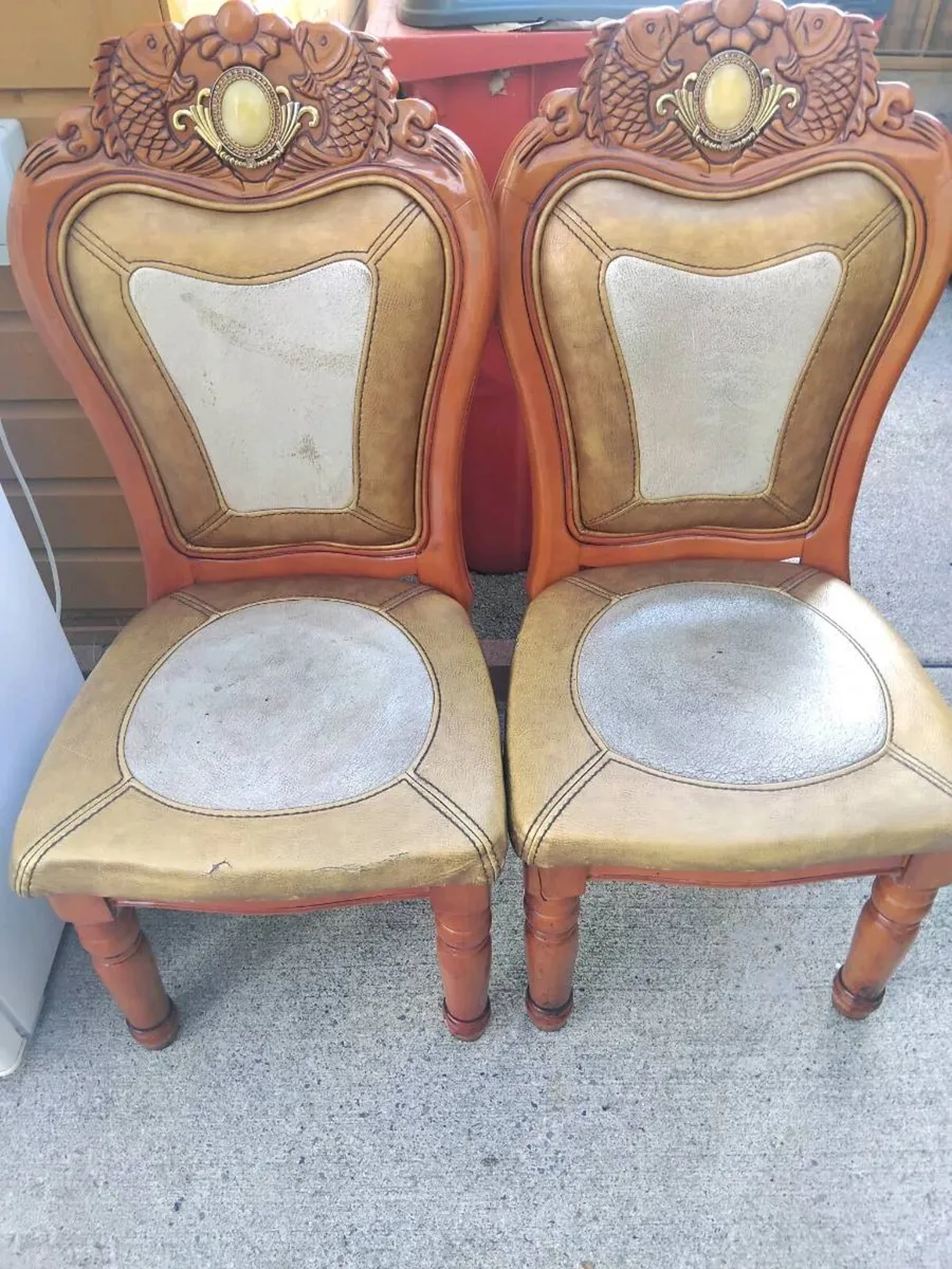 Two old chairs - Image 1