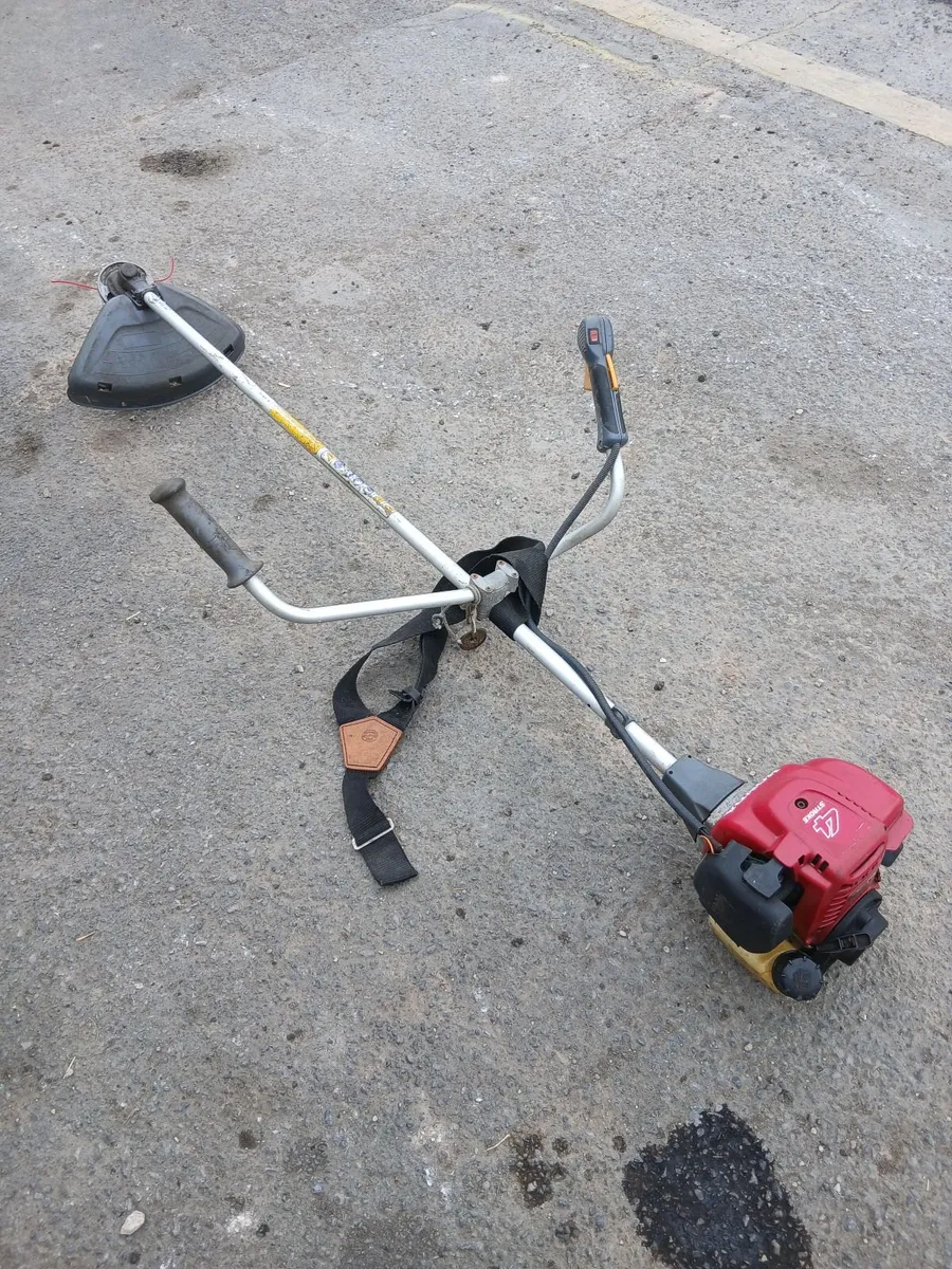 Honda gx35 4 stroke running 100-percent - Image 1