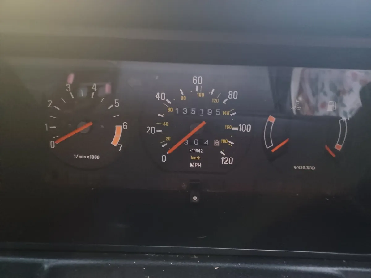 Volvo 240 Series 1990 - Image 4