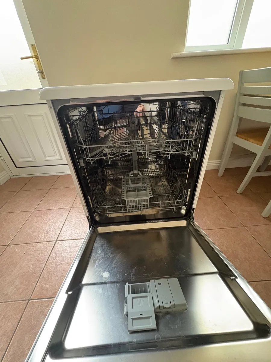 Dishwasher - Image 2