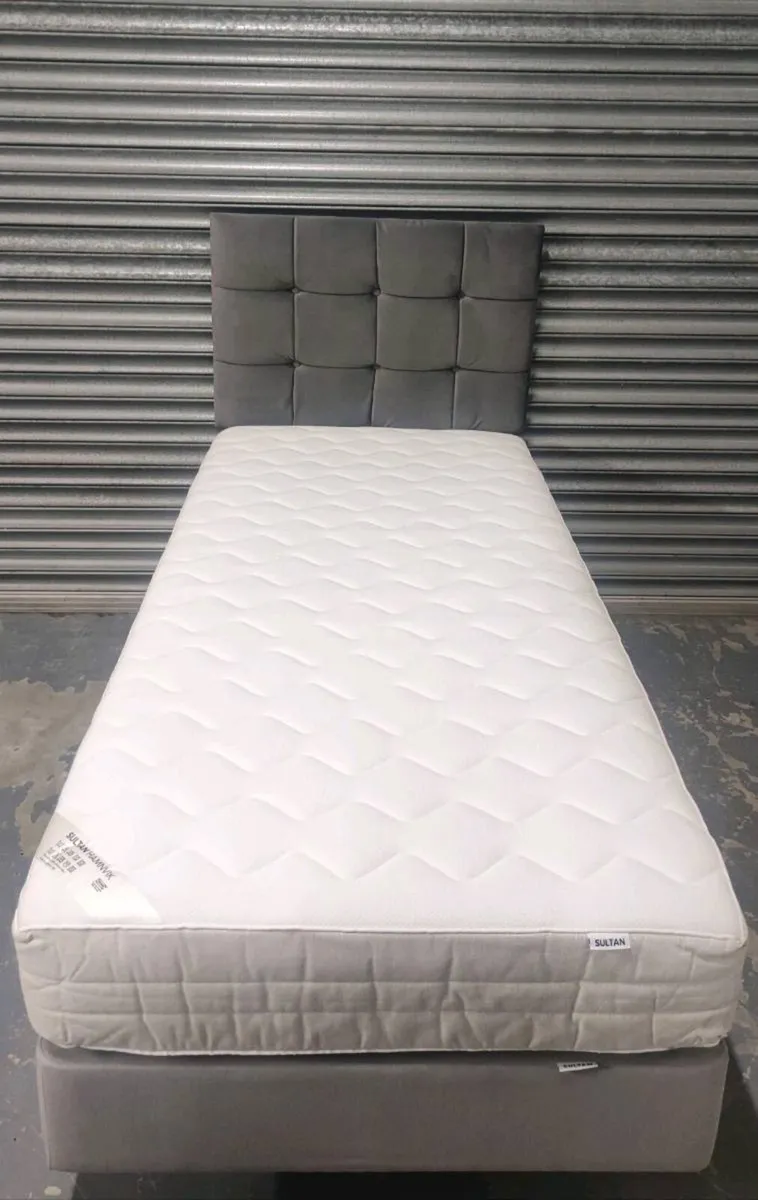 Single beds - Image 1