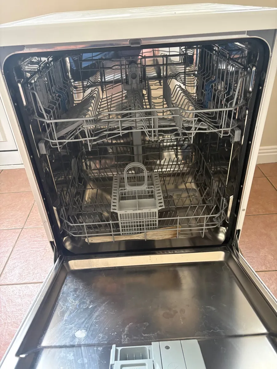Dishwasher - Image 4