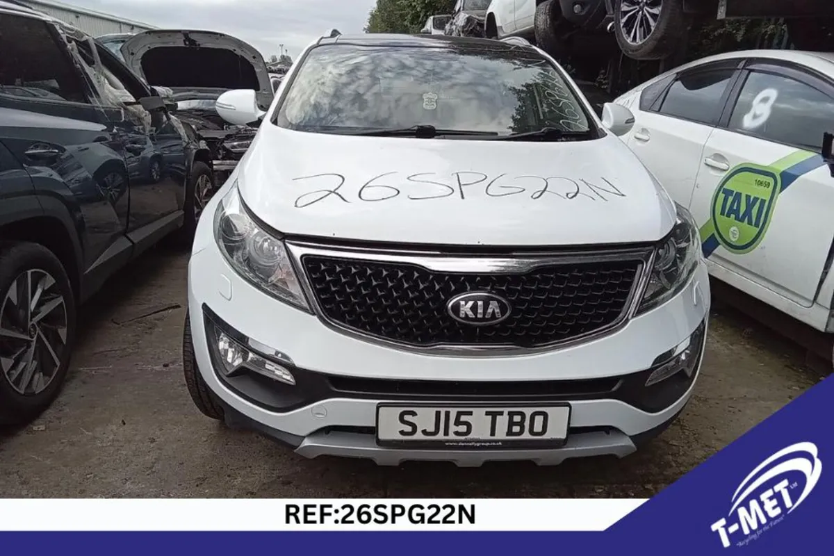 2015 KIA SPORTAGE BREAKING FOR PARTS - Image 2