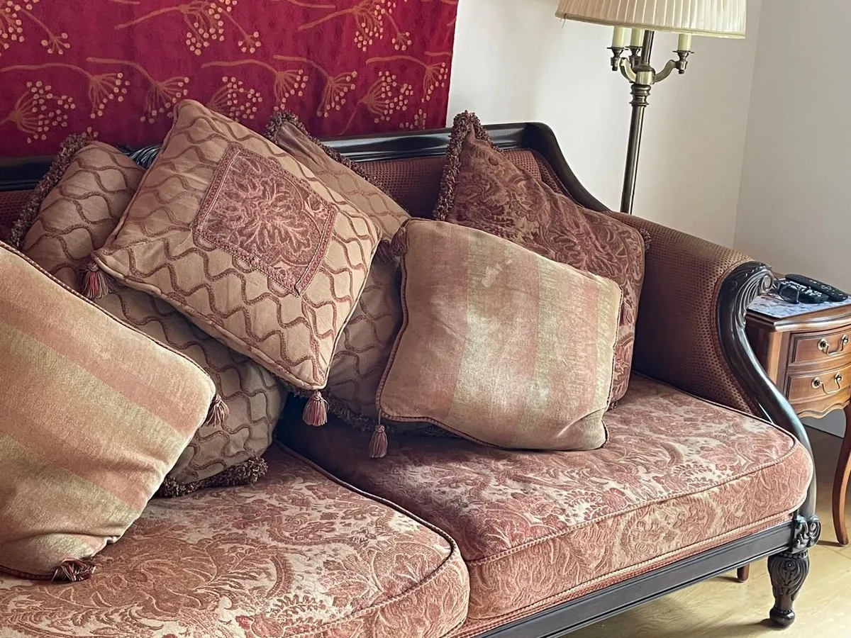 Elegant Traditional 3-Seater Sofa | Solid Hardwood - Image 3