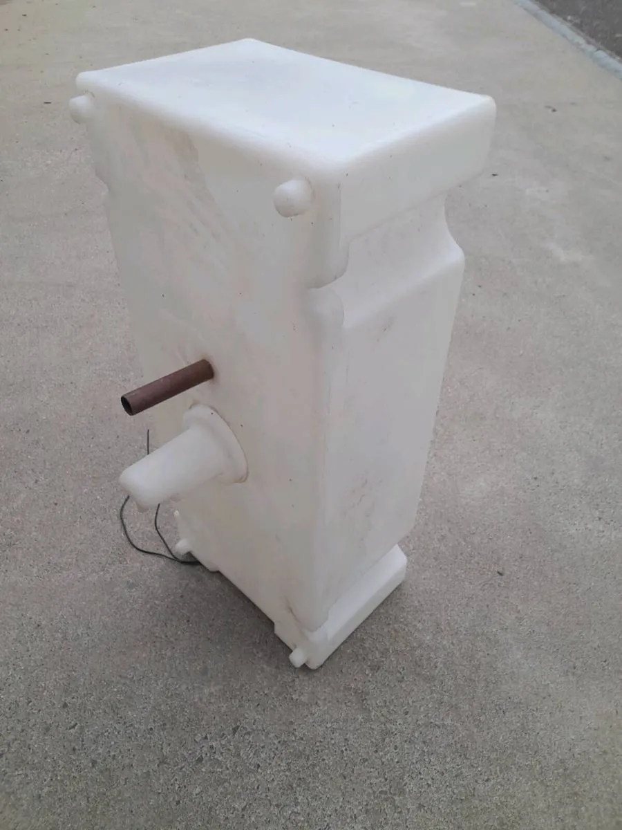 Camper water tank - Image 1